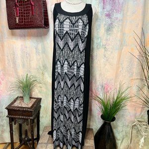 📌Elie McCarthny Soft Flowing Sleeveless Plus Size Maxi Dress